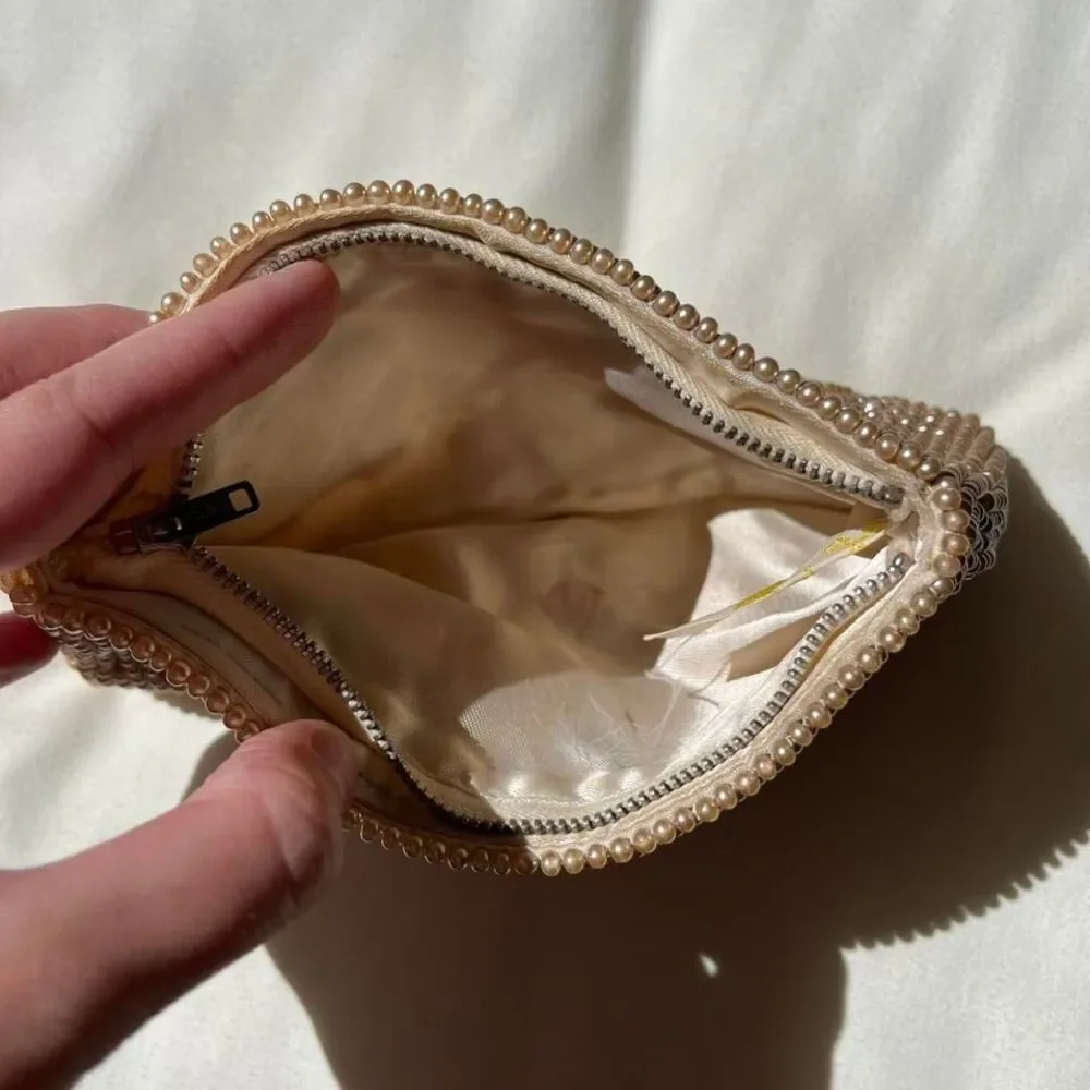La regale japan cream vintage beaded purse‎